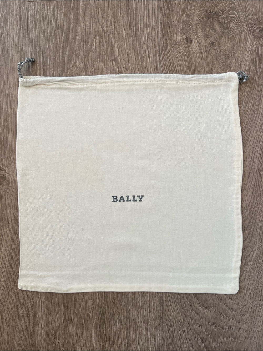 Bally dust bag (C972)